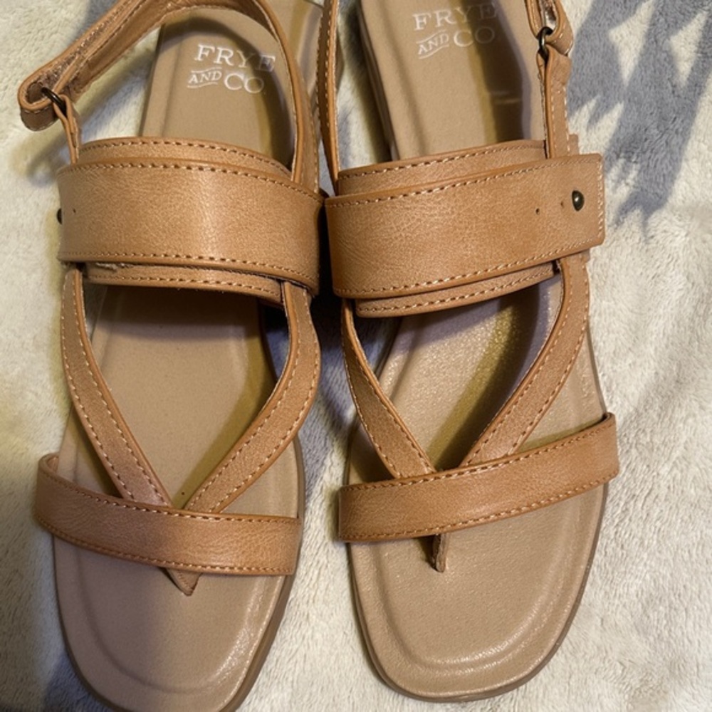 FRYE AND CO. Cassia Tan open toe Strappy Sandals size 9 M